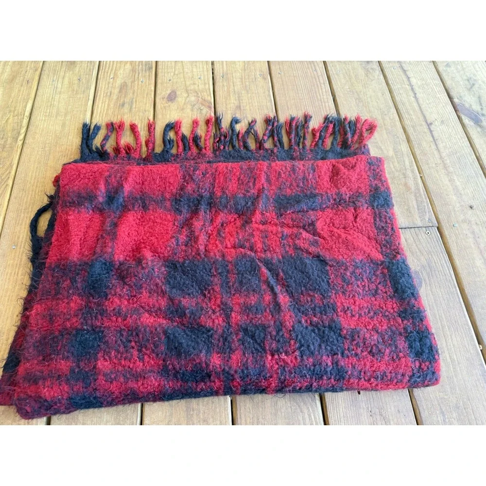 Pottery Barn 50x70 Red Black Tartan Plaid Fringe Acrylic Throw Blanket Cottage
